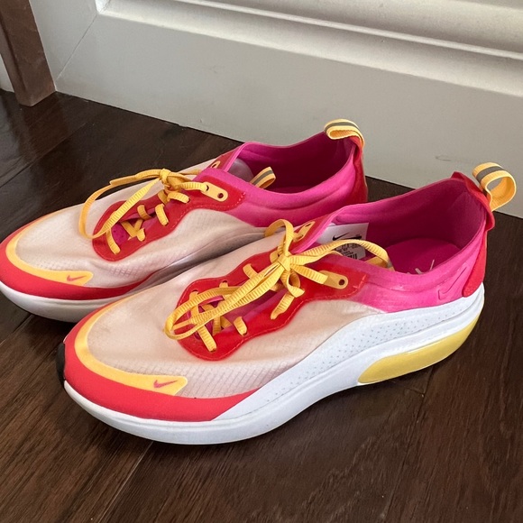 Nike Air Max Dia SE - Picture 1 of 4
